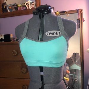 sports bra
